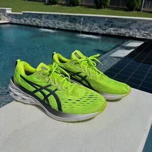 ASICS Novablast 2
